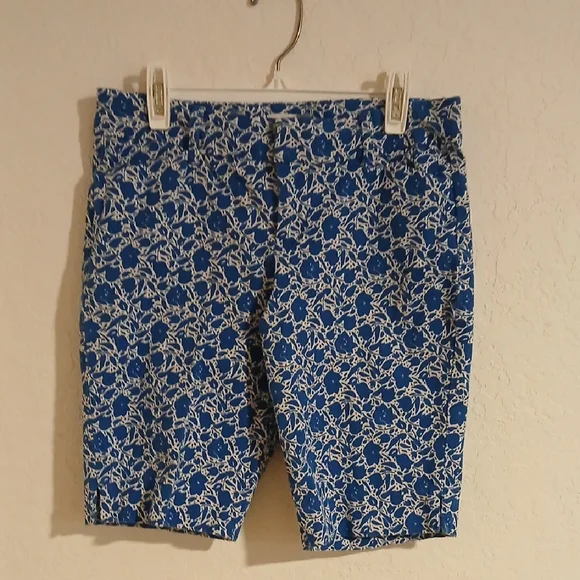 Old Navy Blue Floral Chino Bermuda Shorts - Women’s Size 2 Regular - Picture 3 of 12